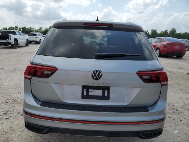  VOLKSWAGEN TIGUAN 2022 Серебристый
