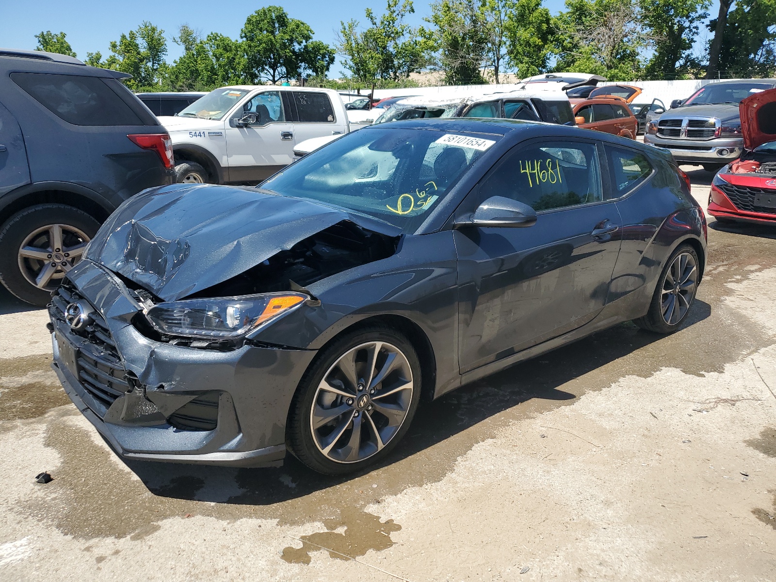 2019 Hyundai Veloster Base vin: KMHTG6AF6KU015625