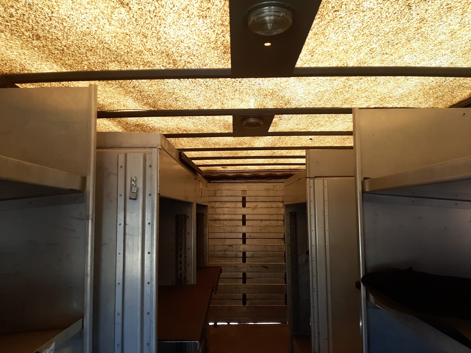 1FCLE49L92HA39208 2002 Ford Econoline E450 Super Duty Commercial Stripped Chassis