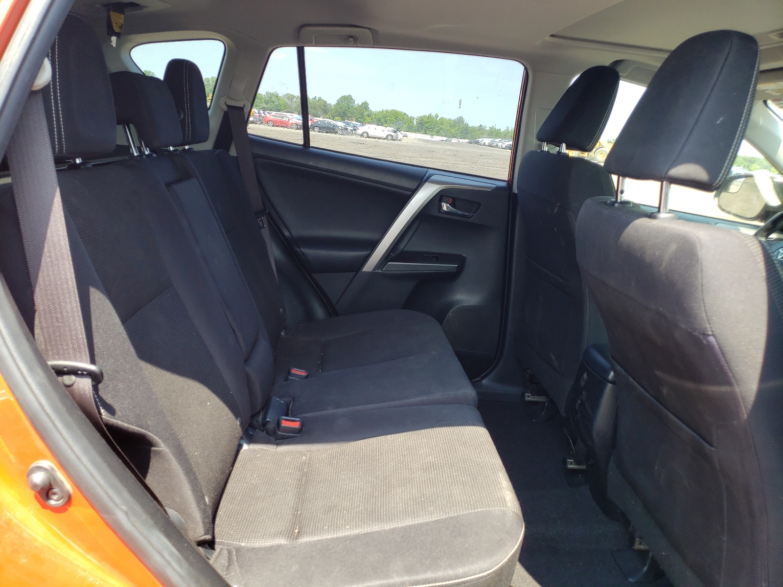 JTMWFREV8GJ091654 2016 Toyota Rav4 Xle