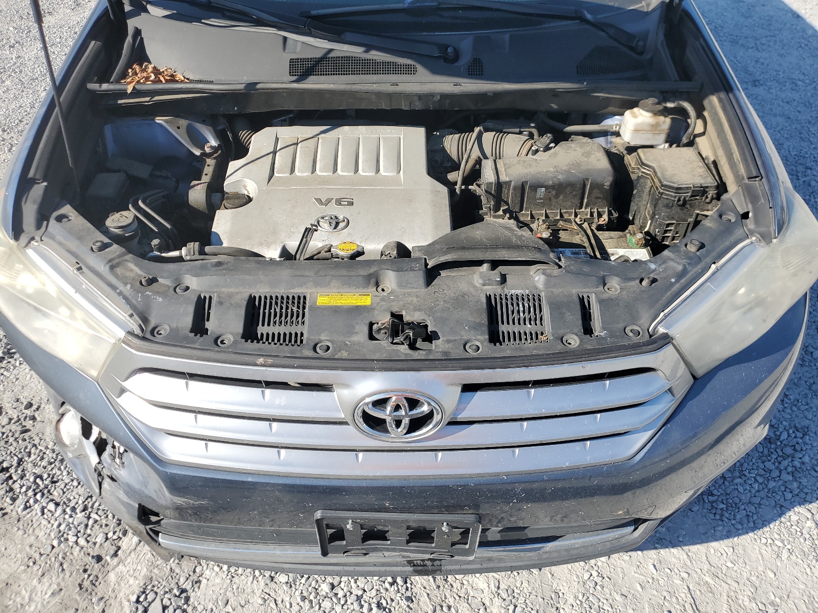 5TDBK3EH0BS043921 2011 Toyota Highlander Base