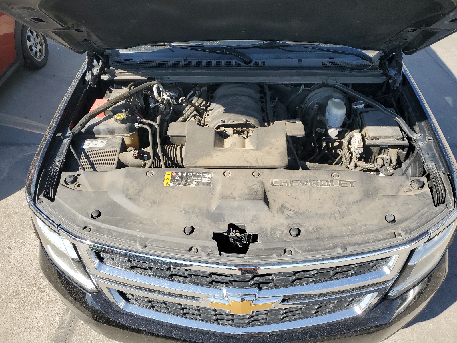 1GNSKHKC8KR390179 2019 Chevrolet Suburban K1500 Lt