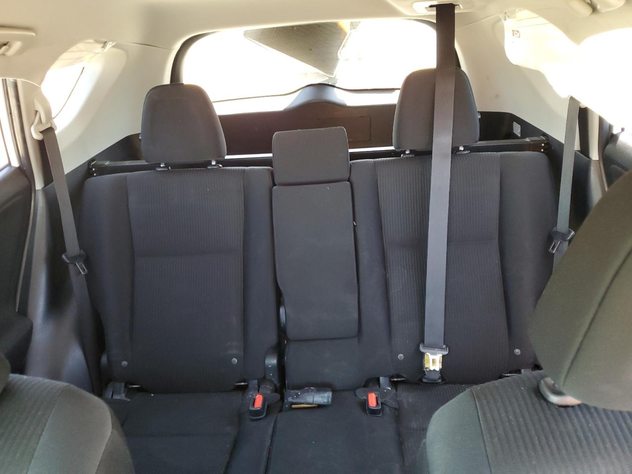 2018 Toyota Rav4 Le VIN: JTMZFREV0JD115772 Lot: 57982704