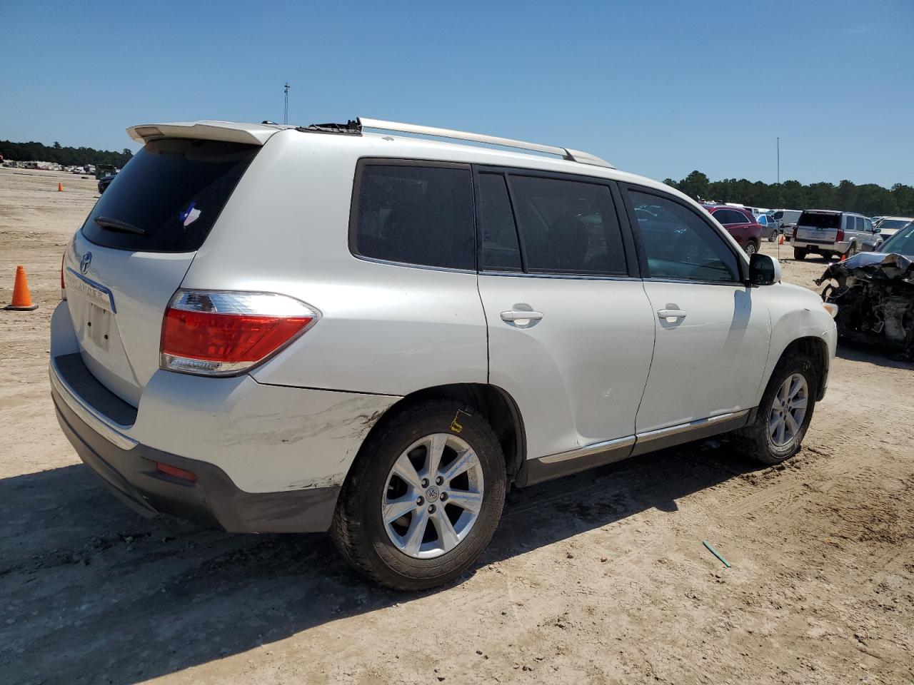2012 Toyota Highlander - Image 3