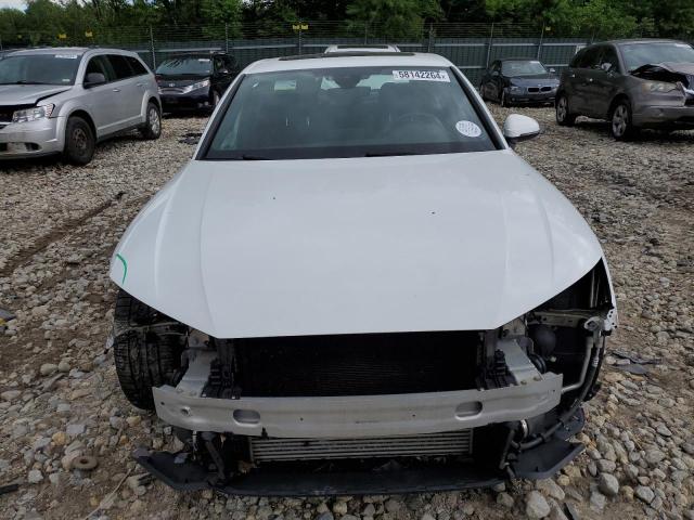  AUDI A4 2018 Белы