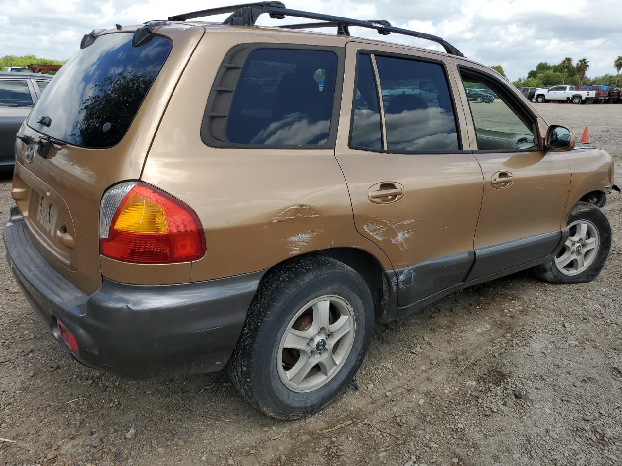 2004 Hyundai Santa Fe - Image 3