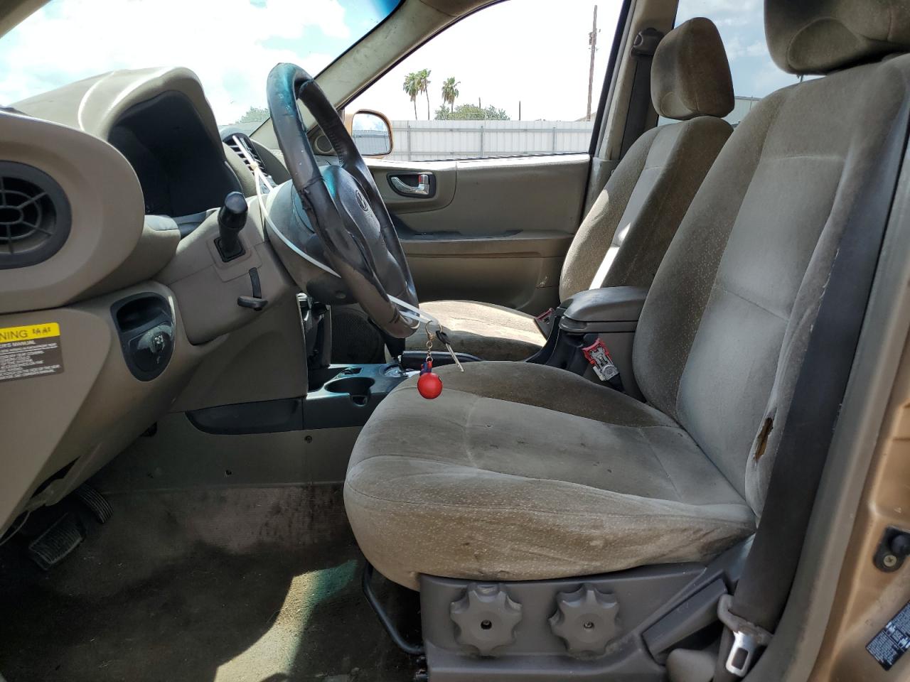 2004 Hyundai Santa Fe - Image 7