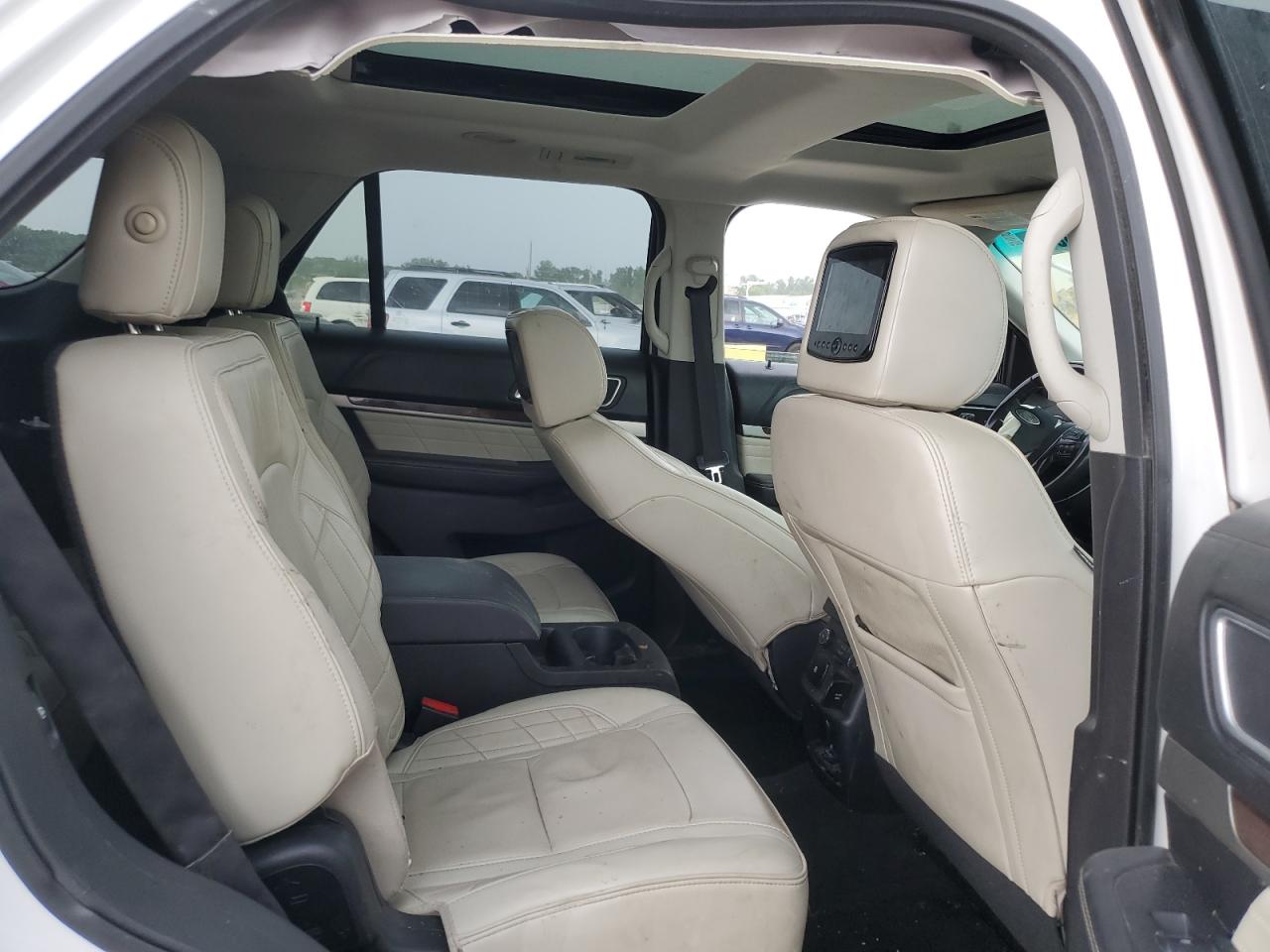 2016 Ford Explorer Platinum VIN: 1FM5K8HT7GGB26589 Lot: 60801404