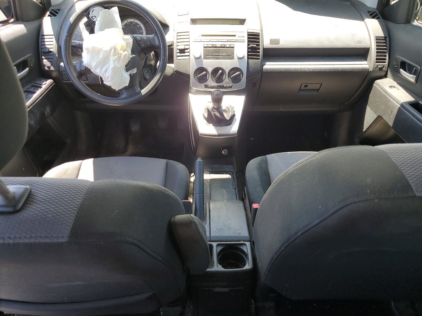 JM1CR293860115997 2006 Mazda 5