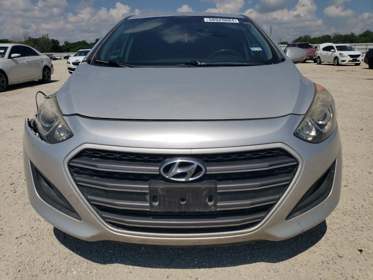 2017 Hyundai Elantra - Image 5