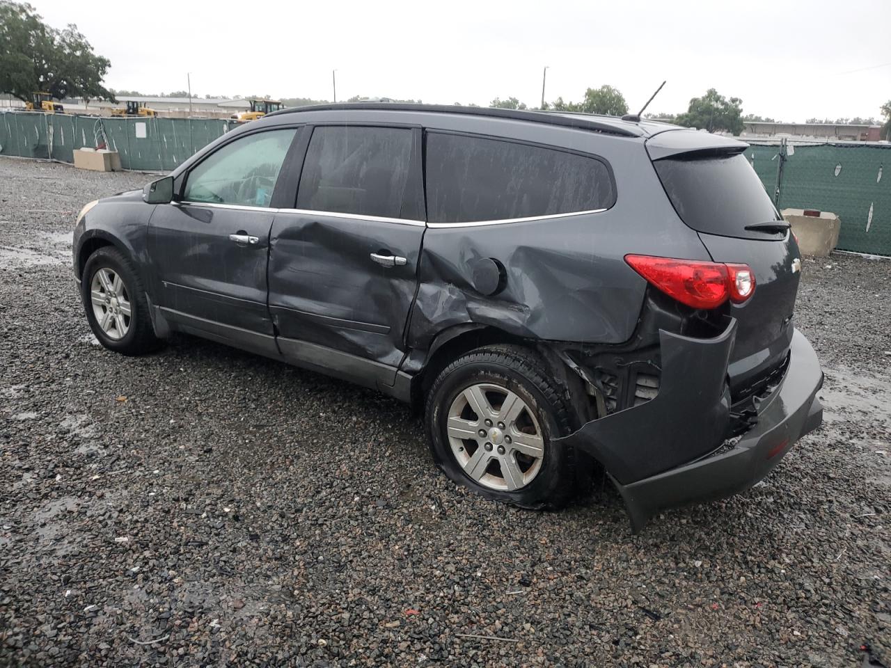 2010 Chevrolet Traverse - Image 2
