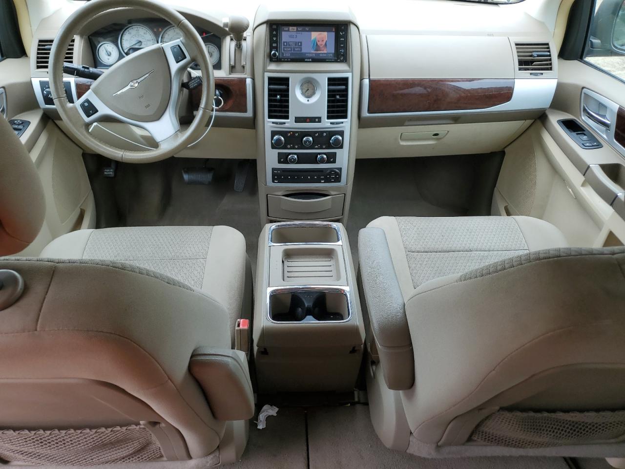 2010 Chrysler Town & Country Touring VIN: 2A4RR5DX8AR405865 Lot: 59867354