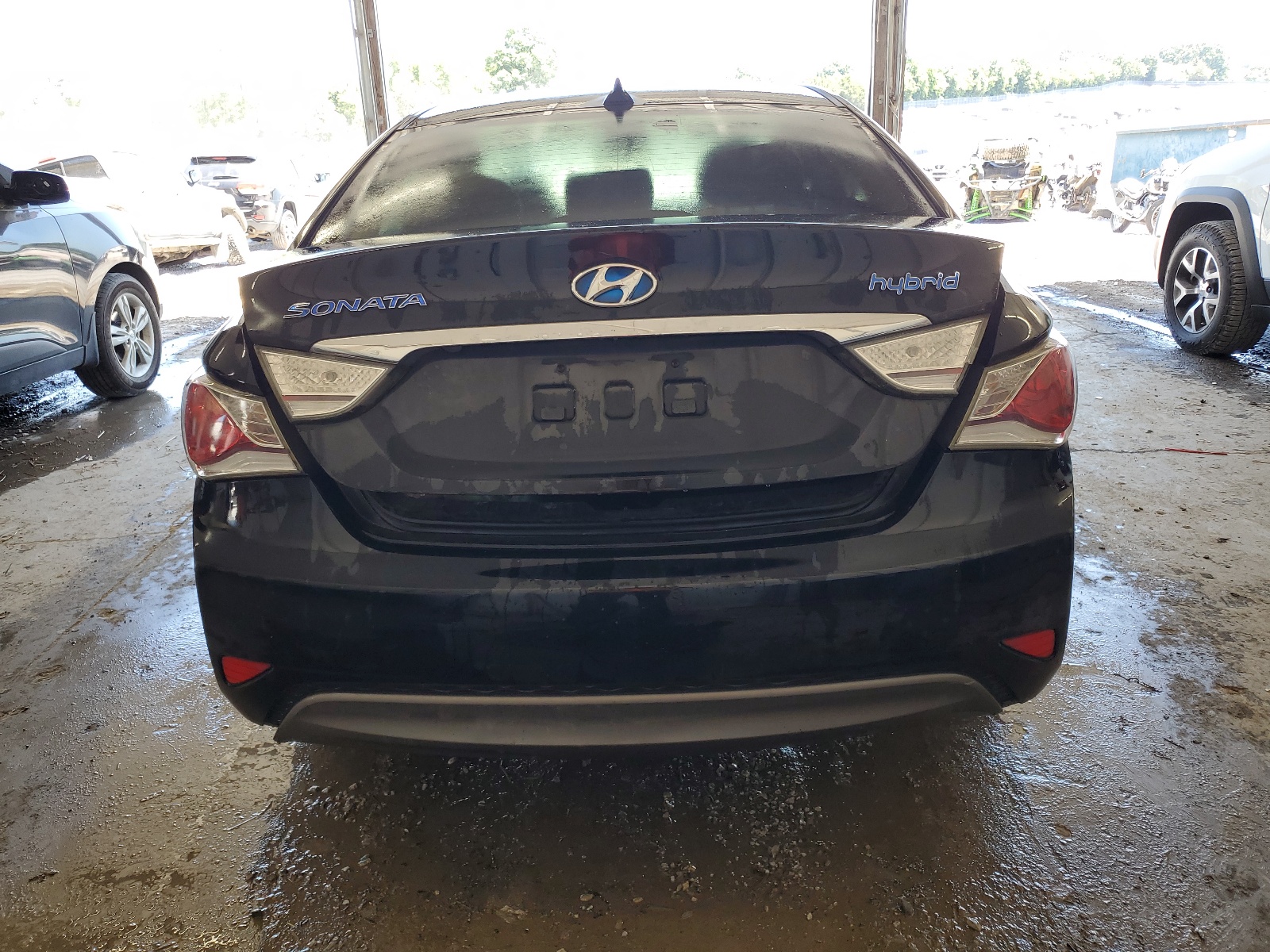 2012 Hyundai Sonata Hybrid vin: KMHEC4A46CA057402