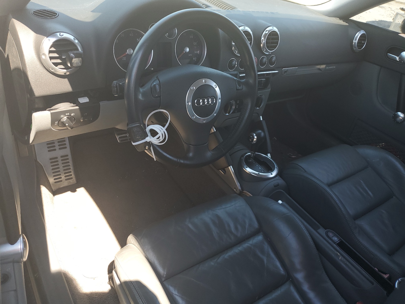 TRUSC28N631016042 2003 Audi Tt