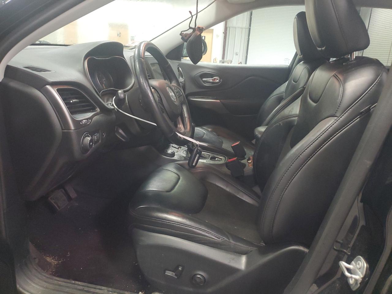 2019 Jeep Cherokee Latitude Plus VIN: 1C4PJMLX4KD223813 Lot: 60205754