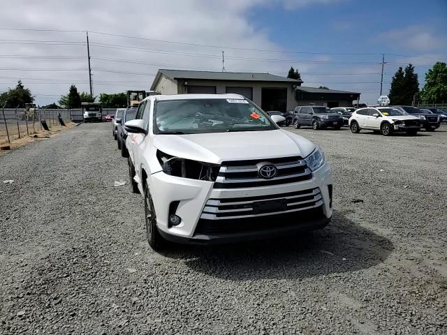 2018 Toyota Highlander Se VIN: 5TDJZRFH2JS817853 Lot: 58471274