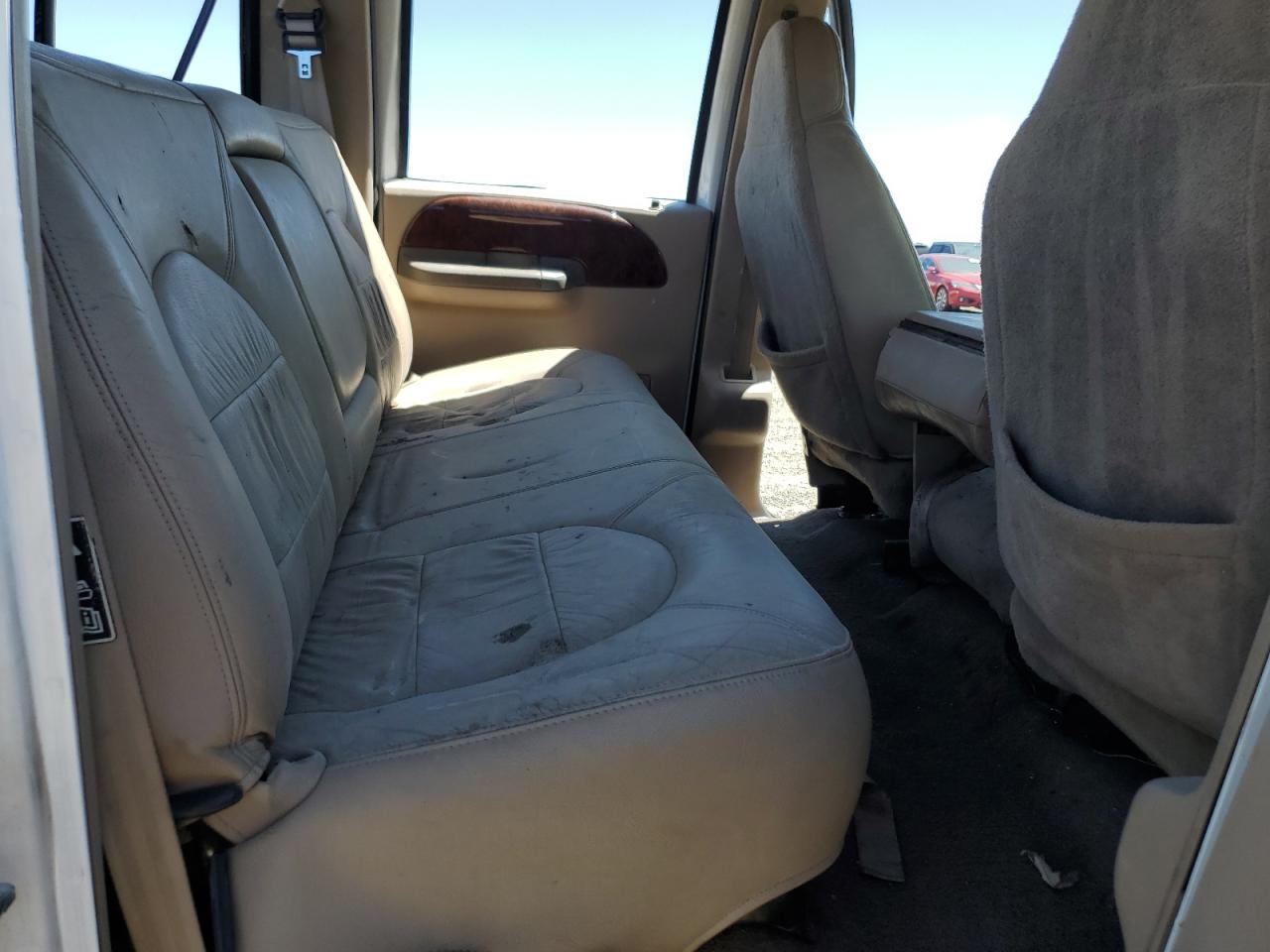 2000 Ford F350 - Image 11