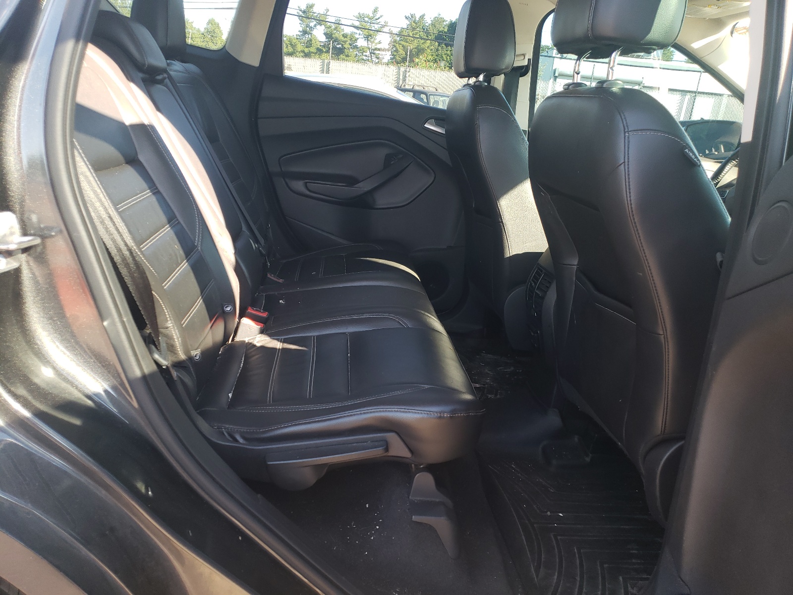 1FMCU9J9XHUA86887 2017 Ford Escape Titanium