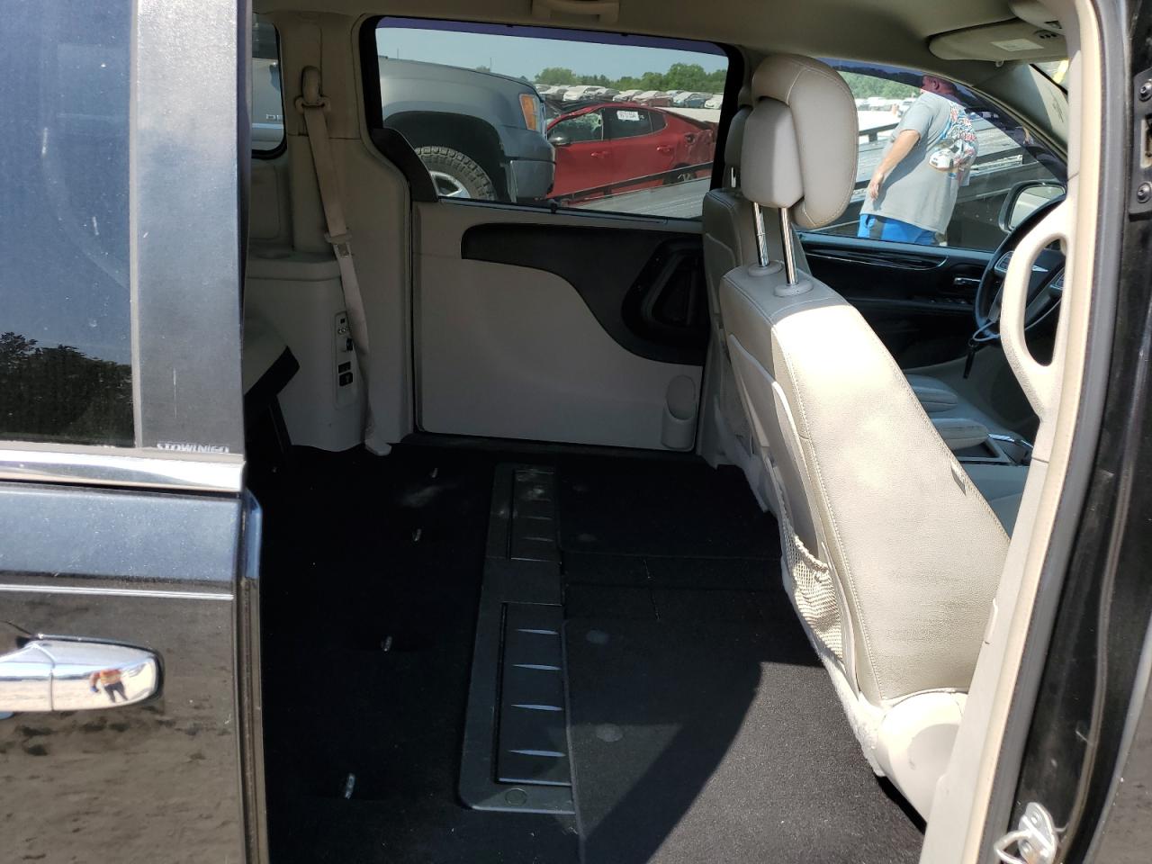 2013 Chrysler Town & Country Touring L VIN: 2C4RC1CG5DR734741 Lot: 59621894