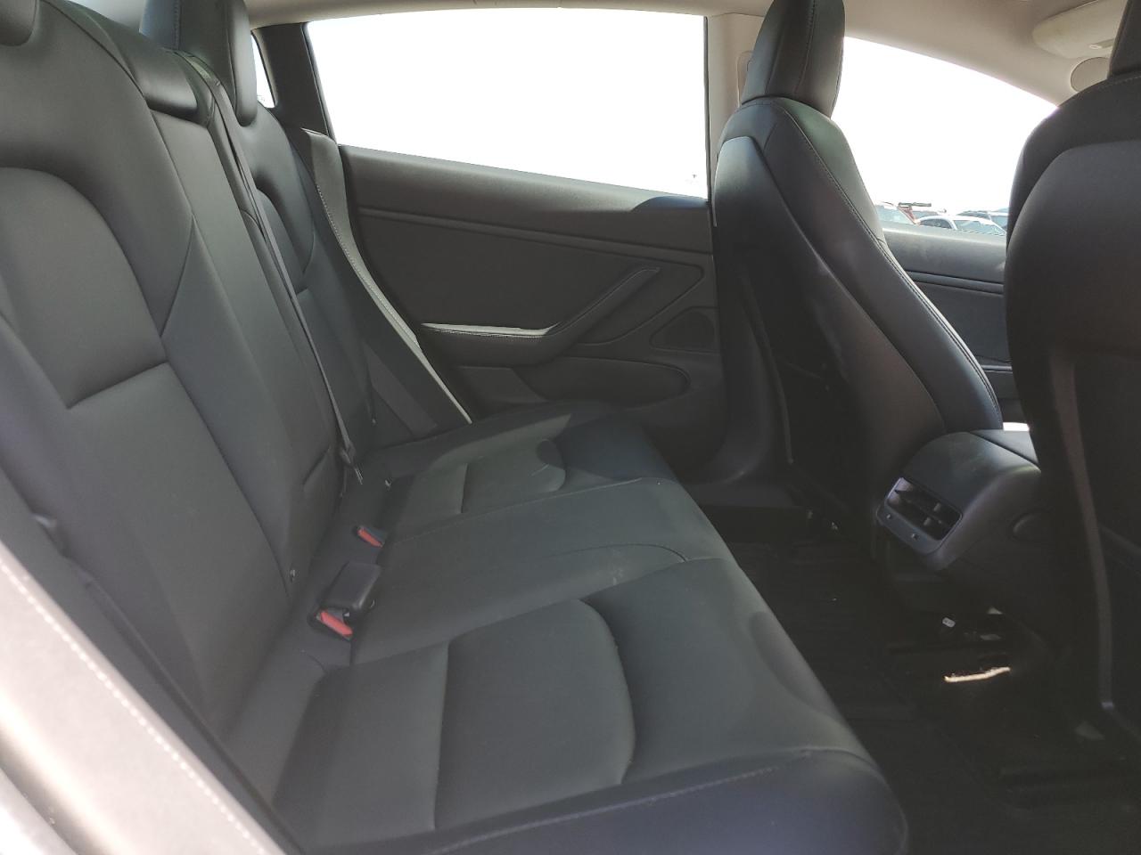 5YJ3E1EB0JF092552 2018 Tesla Model 3