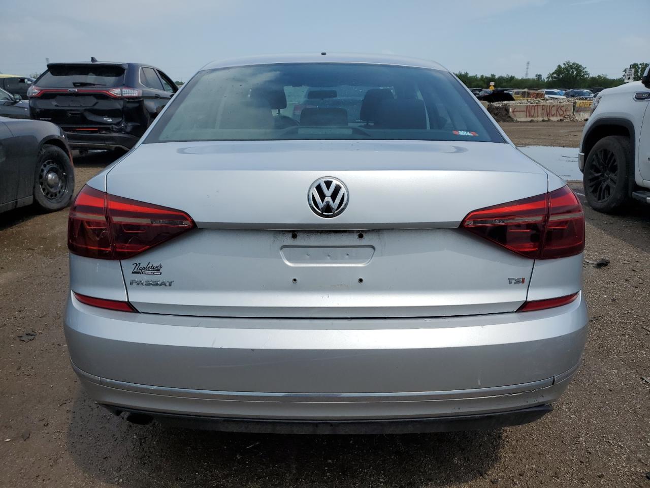 2018 Volkswagen Passat S VIN: 1VWAA7A31JC005739 Lot: 58523594
