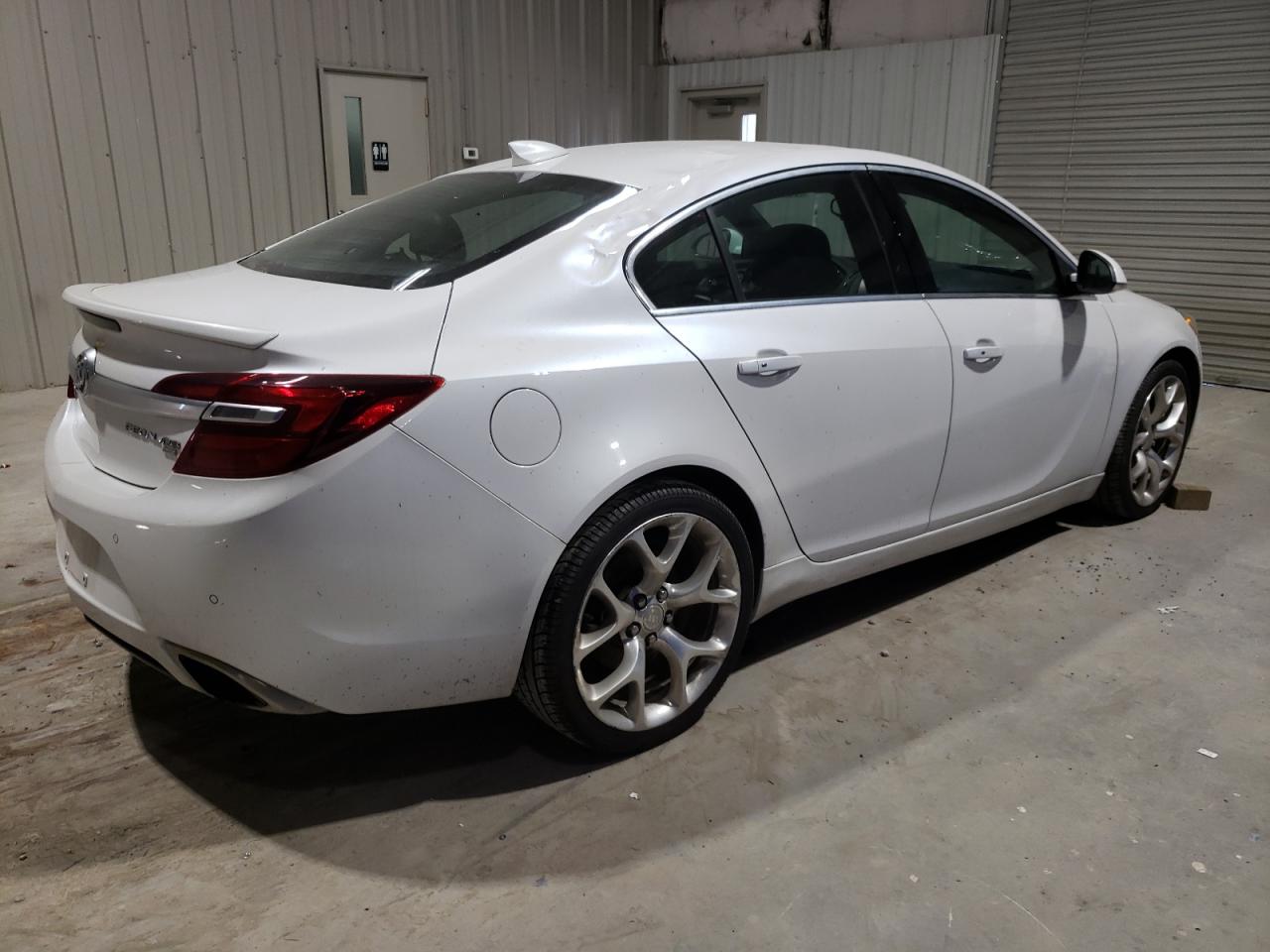 2017 Buick Regal - Image 3