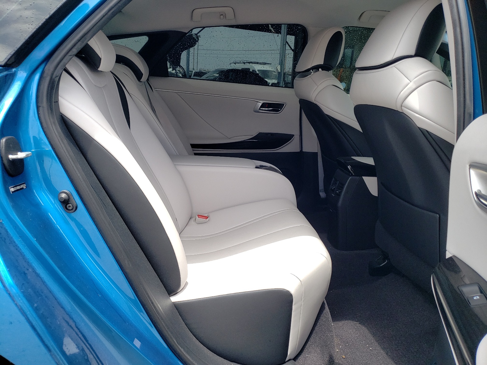 2018 Toyota Mirai vin: JTDBVRBD4JA005034