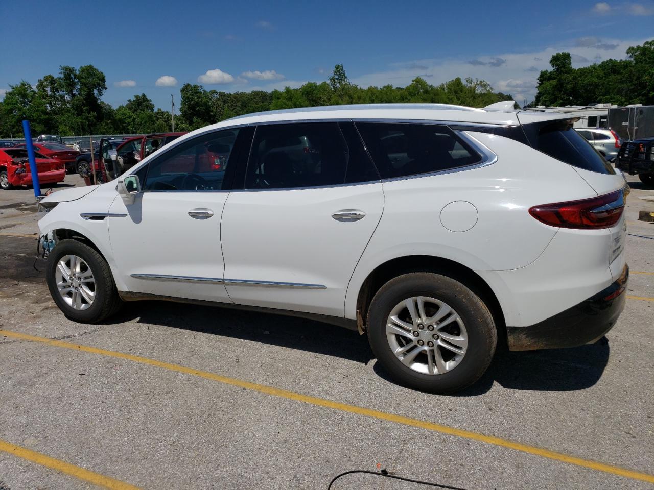 VIN 5GAEVAKW0JJ275427 2018 BUICK ENCLAVE no.2