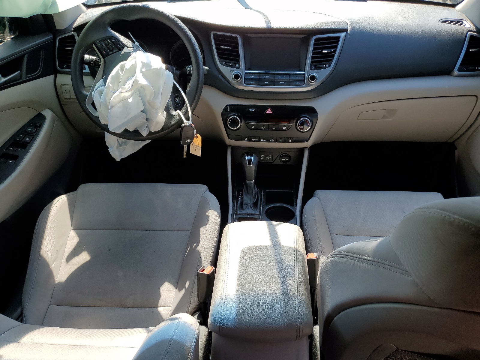 KM8J3CA41JU696873 2018 Hyundai Tucson Sel