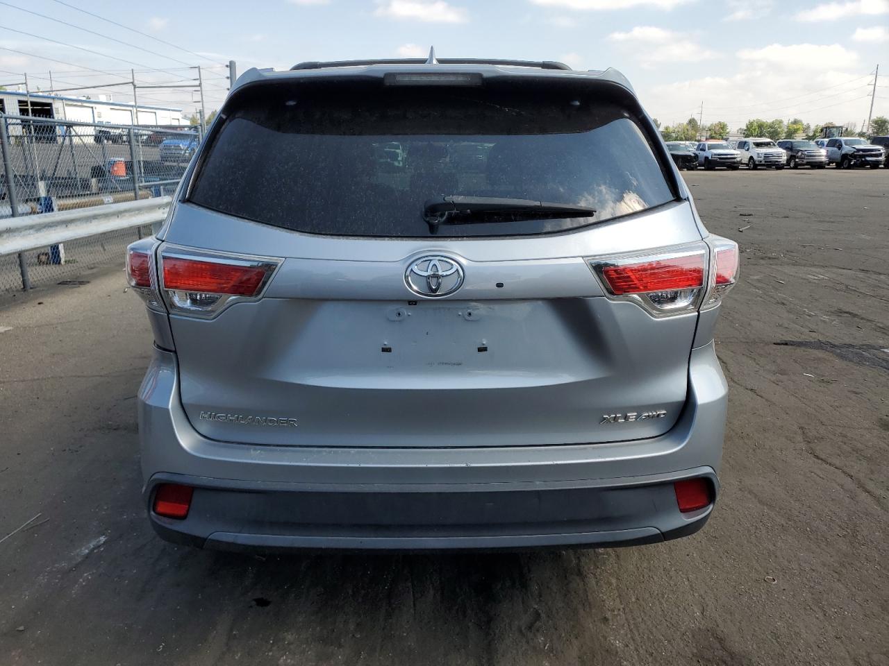 5TDJKRFH1FS159387 2015 Toyota Highlander Xle