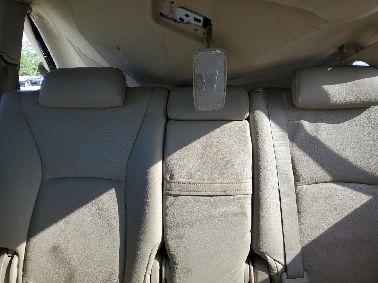 2005 Toyota Highlander - Image 10