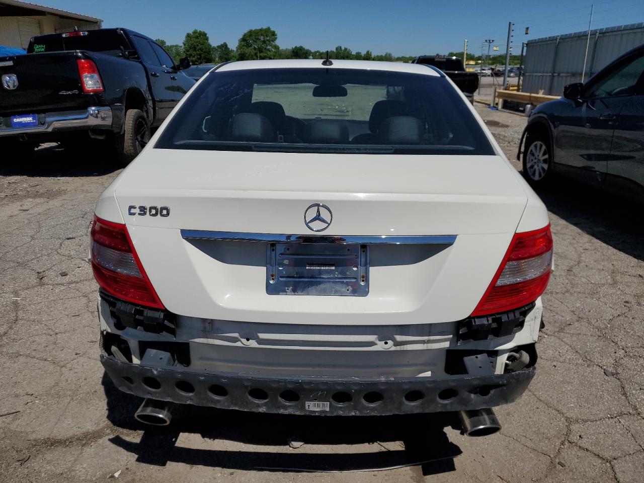 WDDGF5EB8AR090621 2010 Mercedes-Benz C 300