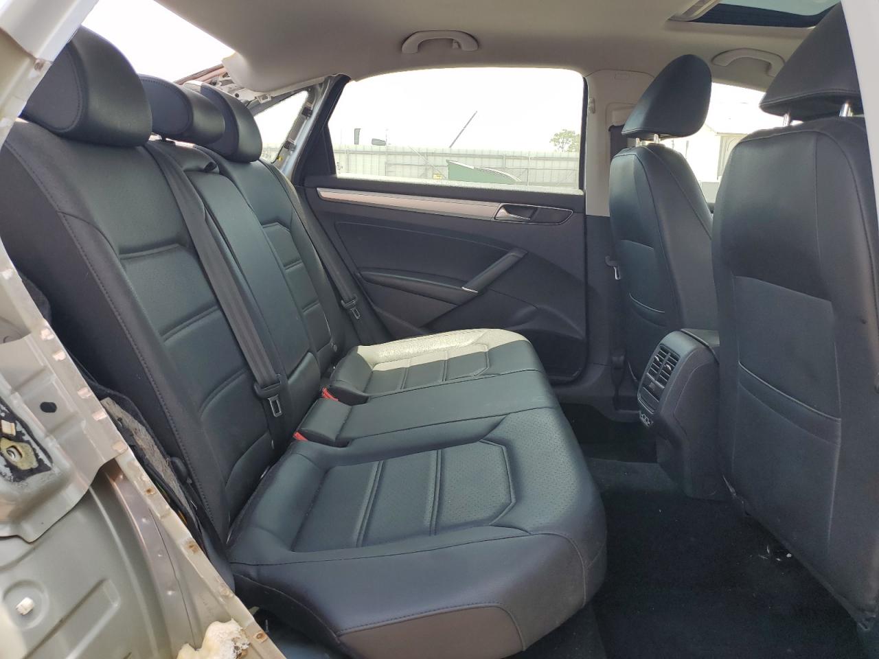 2019 Volkswagen Passat Wolfsburg VIN: 1VWLA7A3XKC006205 Lot: 59221444