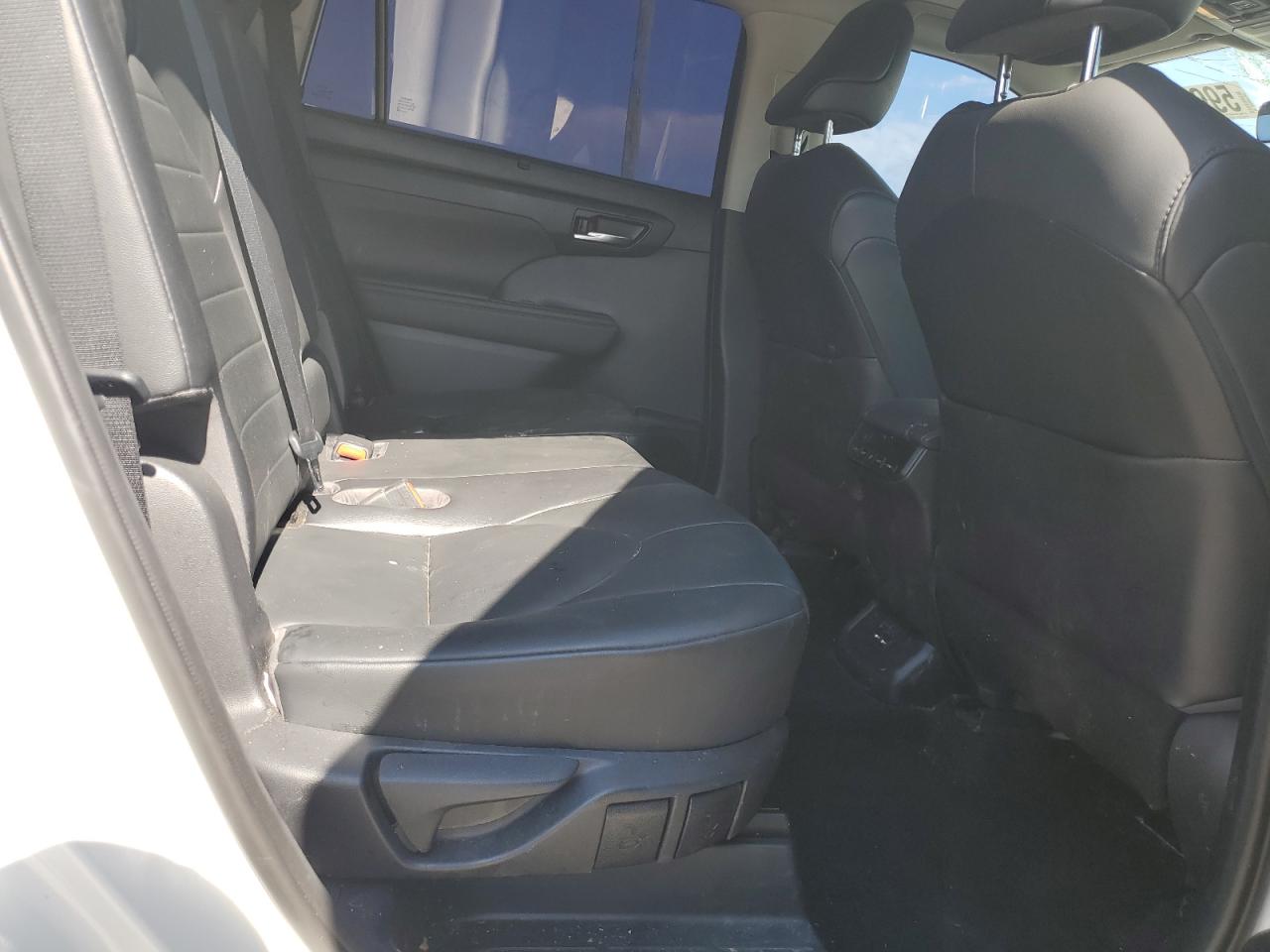 2021 Toyota Highlander Xle VIN: 5TDHZRBH5MS528068 Lot: 59939044