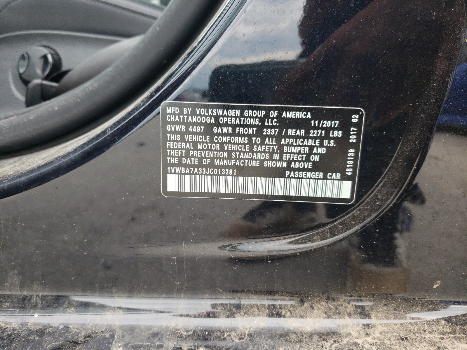 1VWBA7A33JC013281 2018 Volkswagen Passat Se