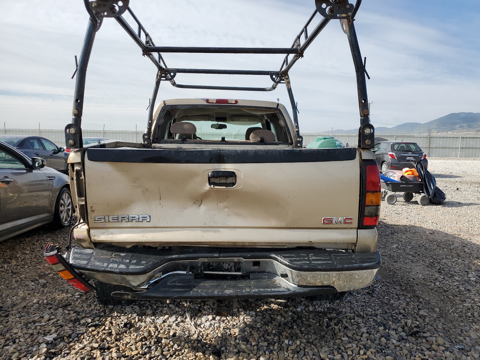 2GTEK19T641180243 2004 GMC New Sierra K1500