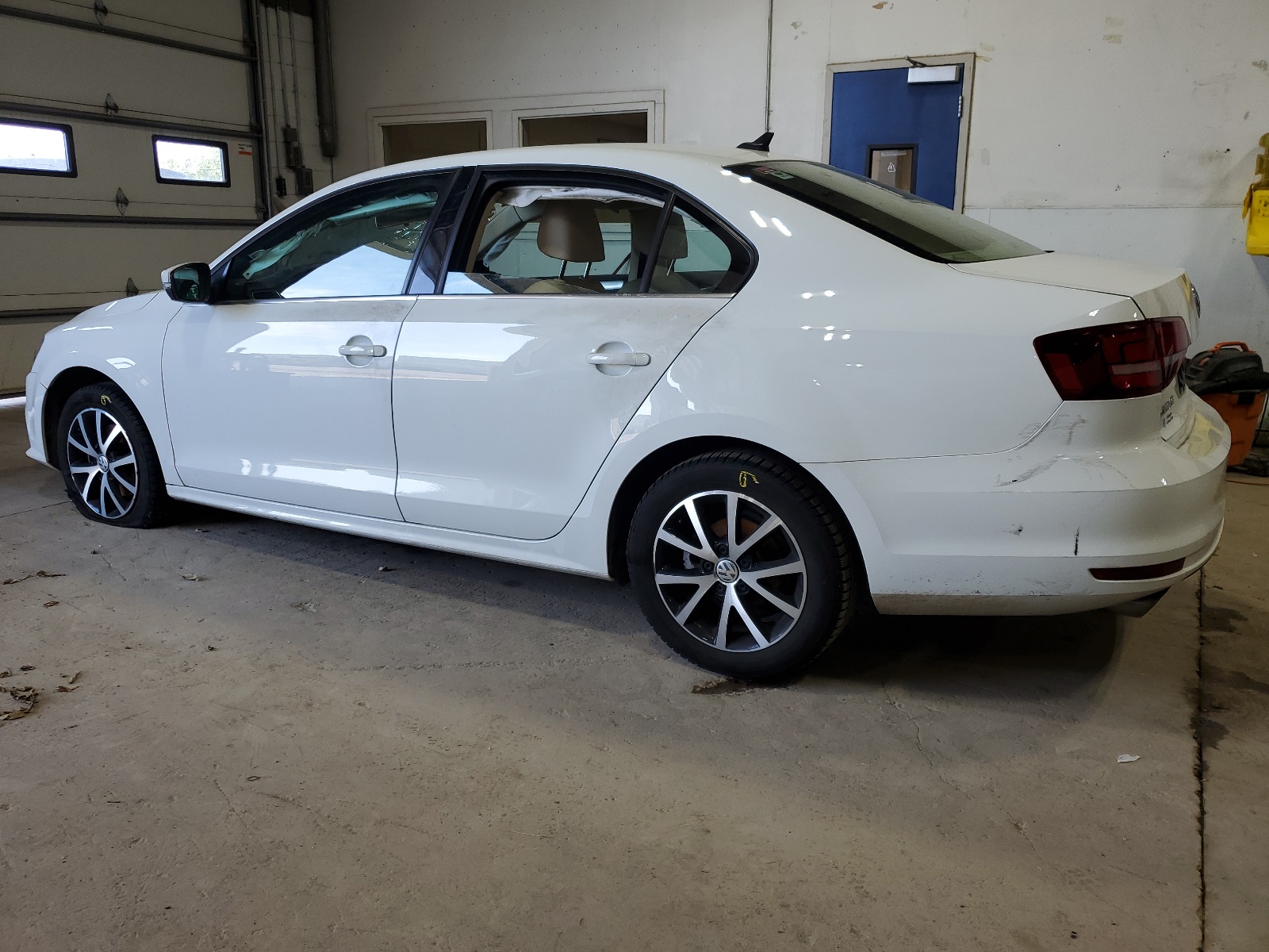 2018 Volkswagen Jetta Se vin: 3VWDB7AJ0JM256601