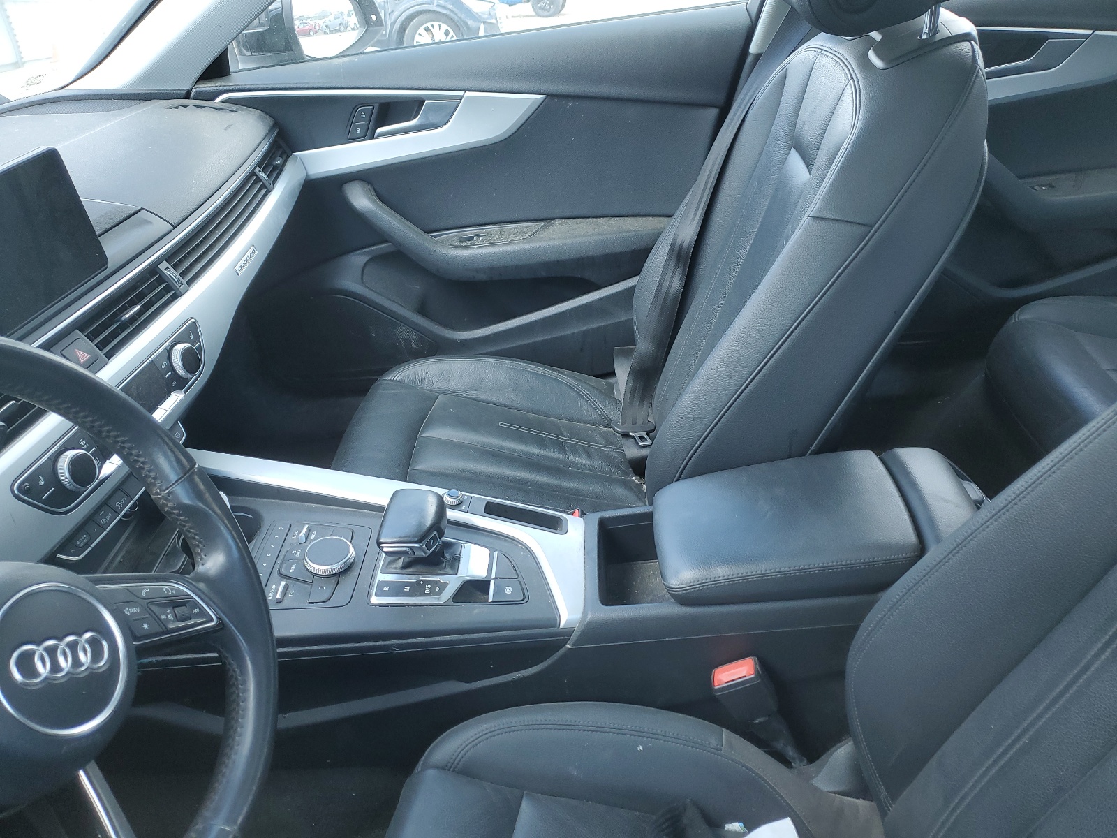 WAUANAF48HN043910 2017 Audi A4 Premium