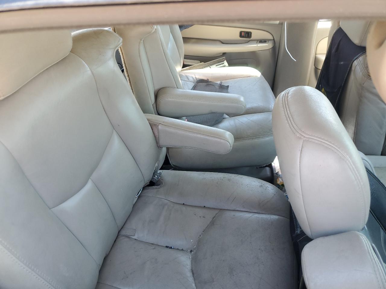 2000 Chevrolet Tahoe - Image 12