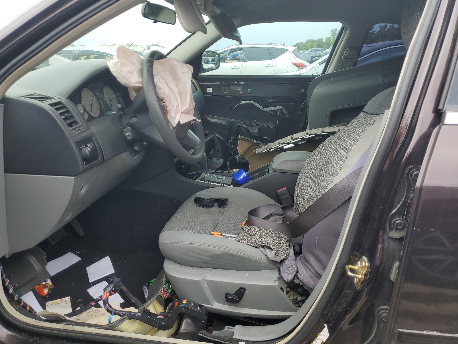 2C3JA43R45H137095 2005 Chrysler 300