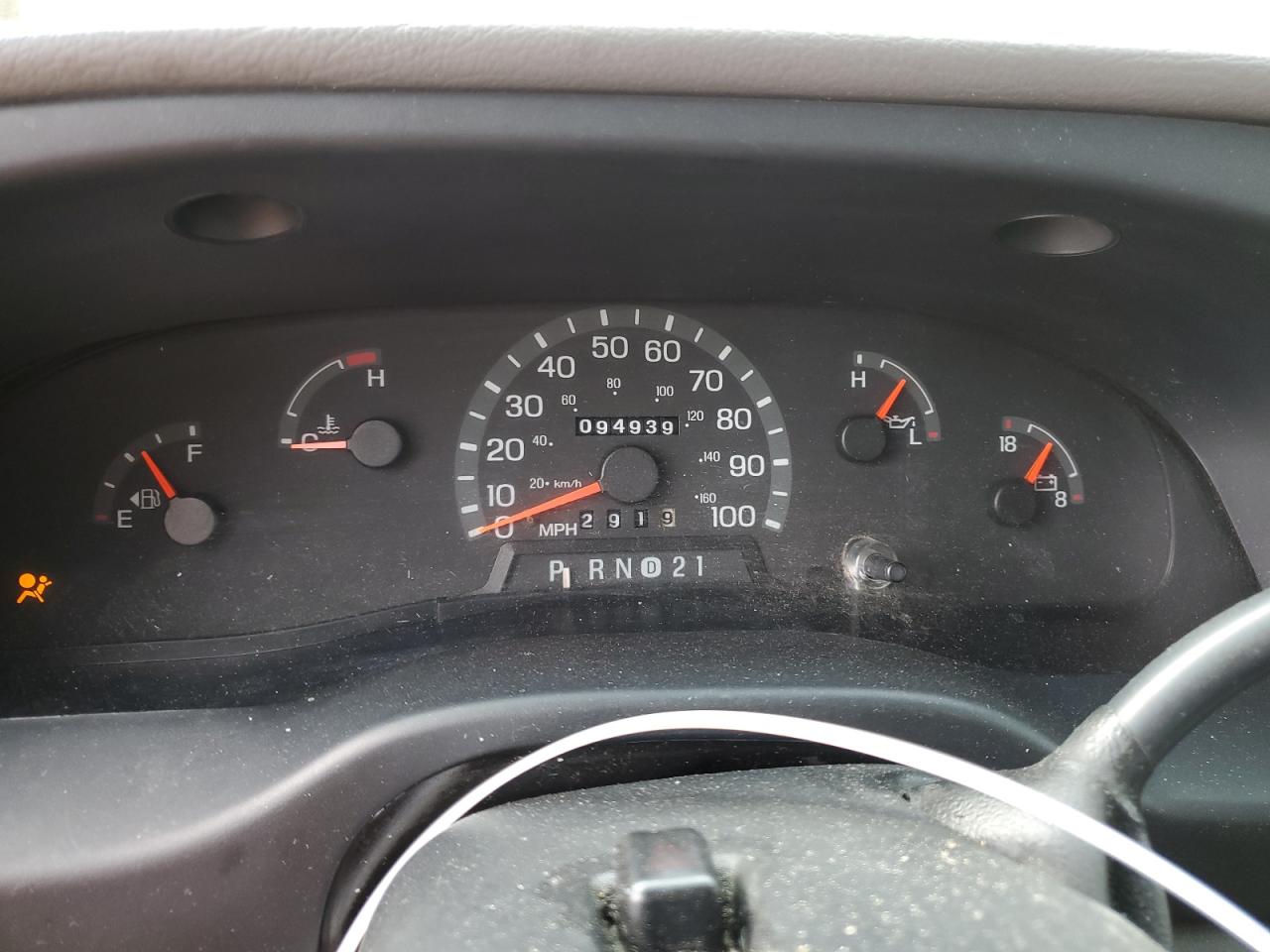 1999 Ford Econoline E350 Super Duty Wagon VIN: 1FBSS31L2XHB37325 Lot: 56878054