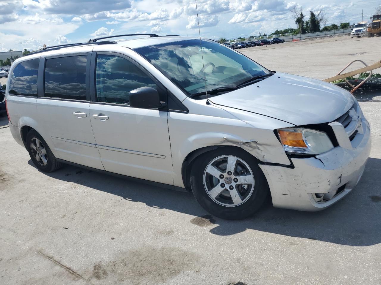 2010 Dodge Grand Caravan Hero VIN: 2D4RN3D17AR435847 Lot: 59749914