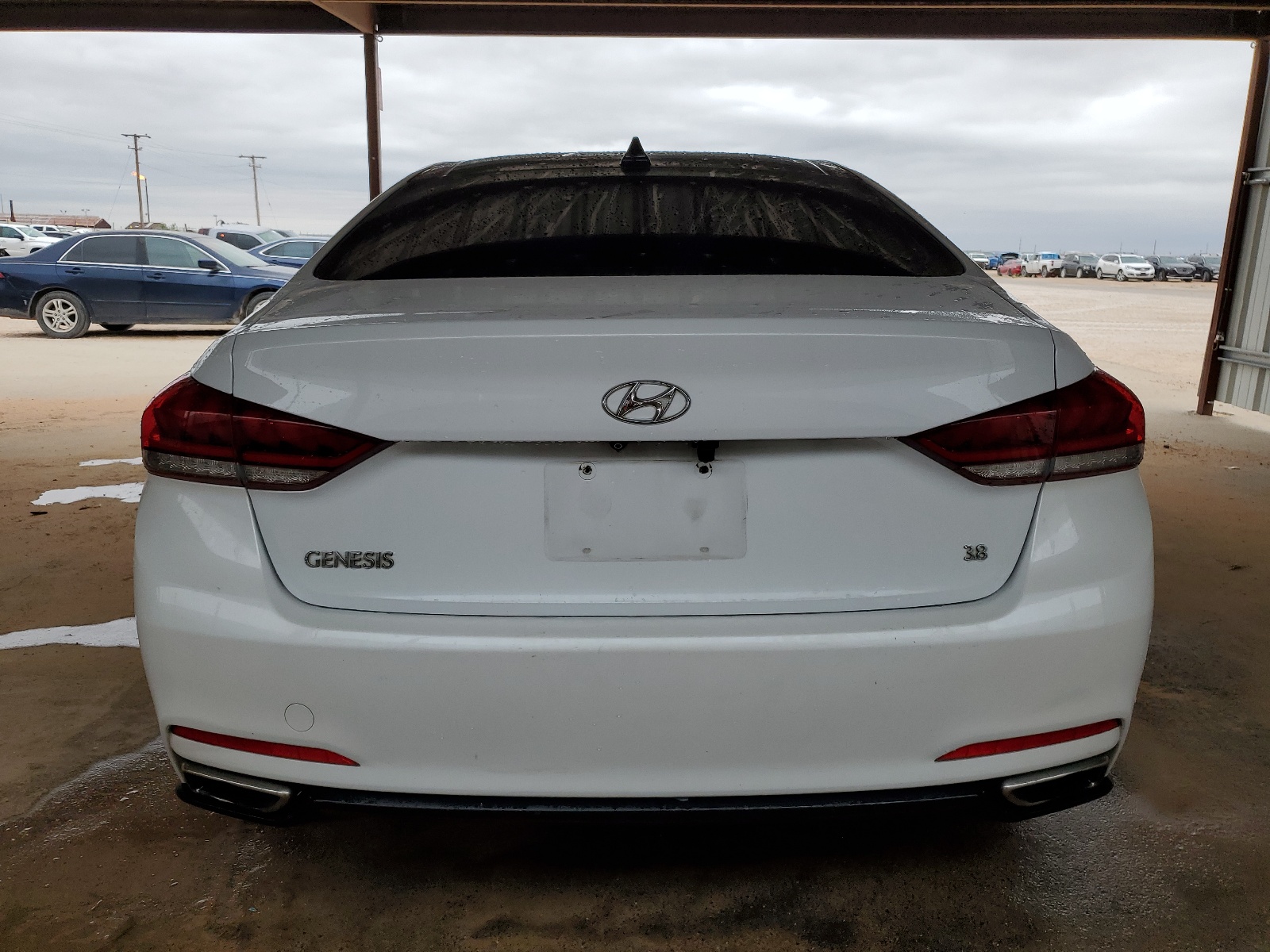 2015 Hyundai Genesis 3.8L vin: KMHGN4JE4FU057106