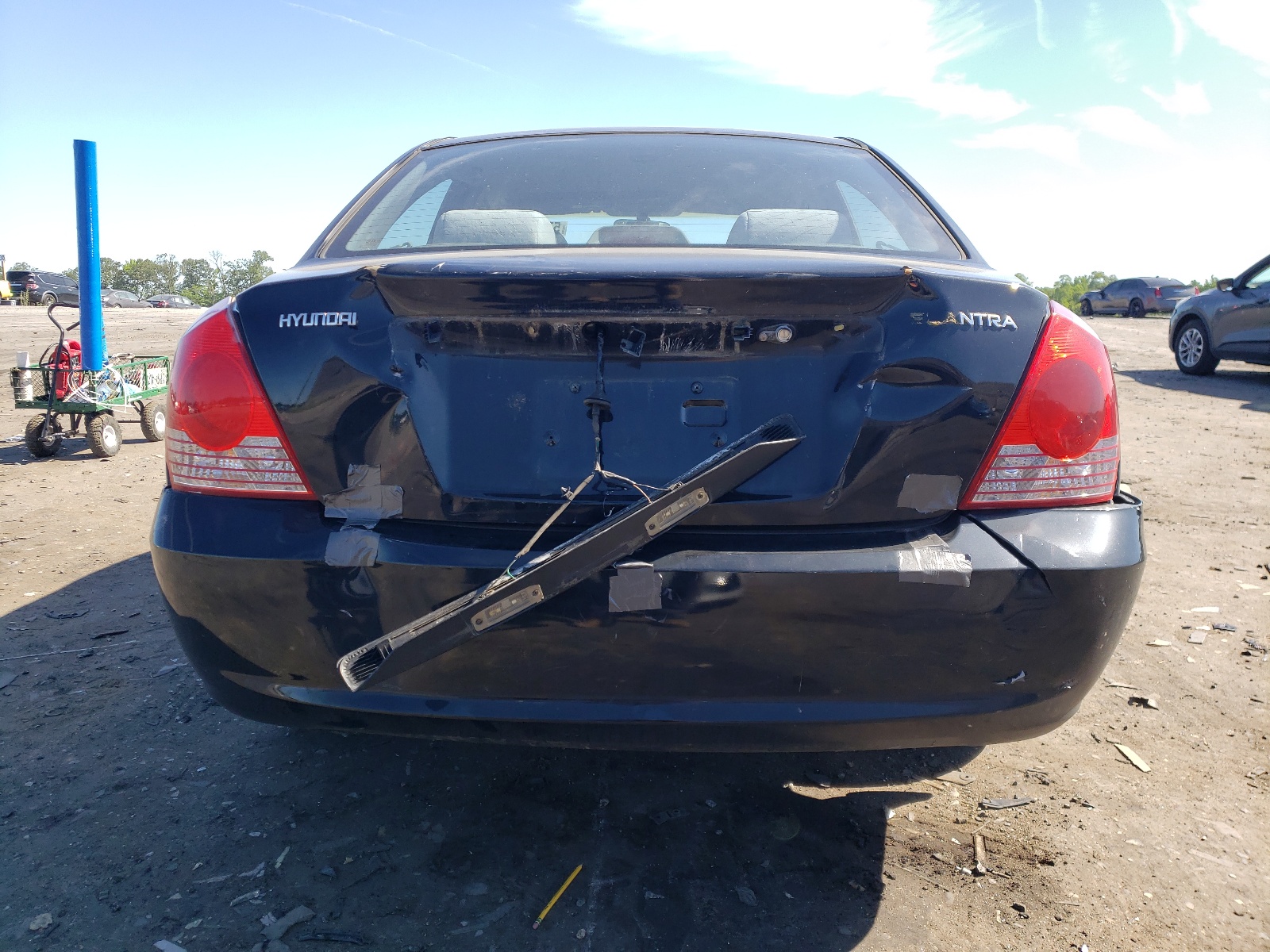 KMHDN46D95U022353 2005 Hyundai Elantra Gls