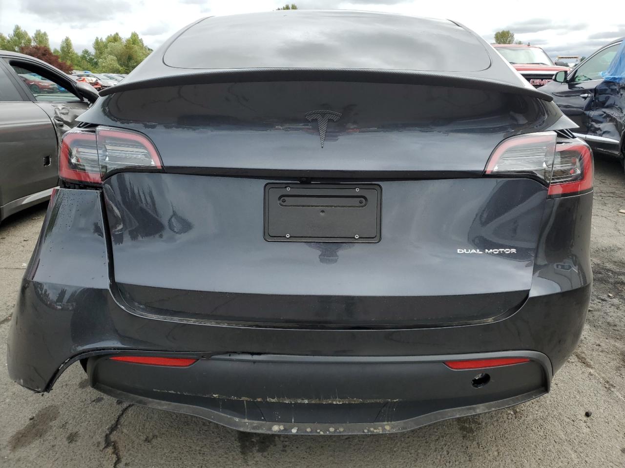 7SAYGDEE8RF083009 2024 Tesla Model Y