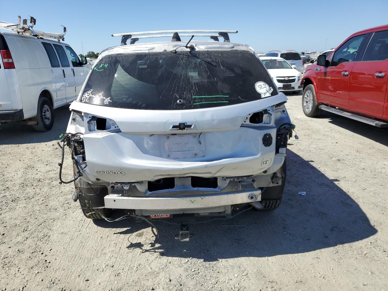 2GNAXJEV8J6325120 2018 Chevrolet Equinox Lt