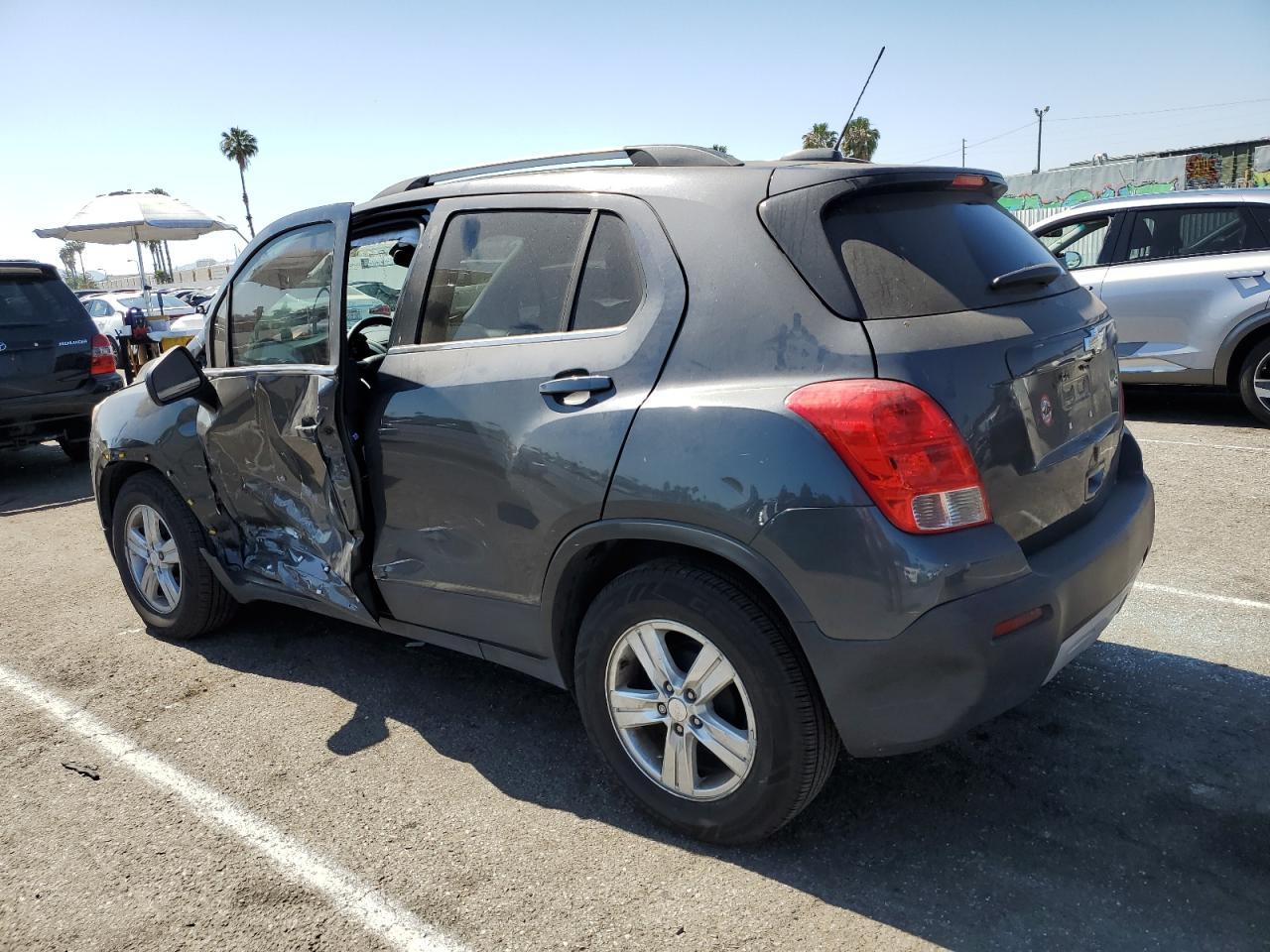 3GNCJLSB0GL271767 2016 CHEVROLET TRAX - Image 2