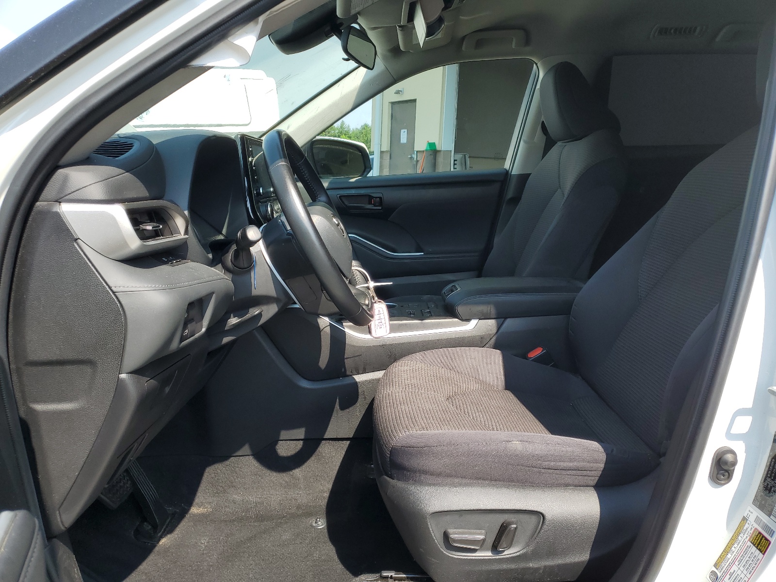 5TDBZRBH0NS211757 2022 Toyota Highlander L