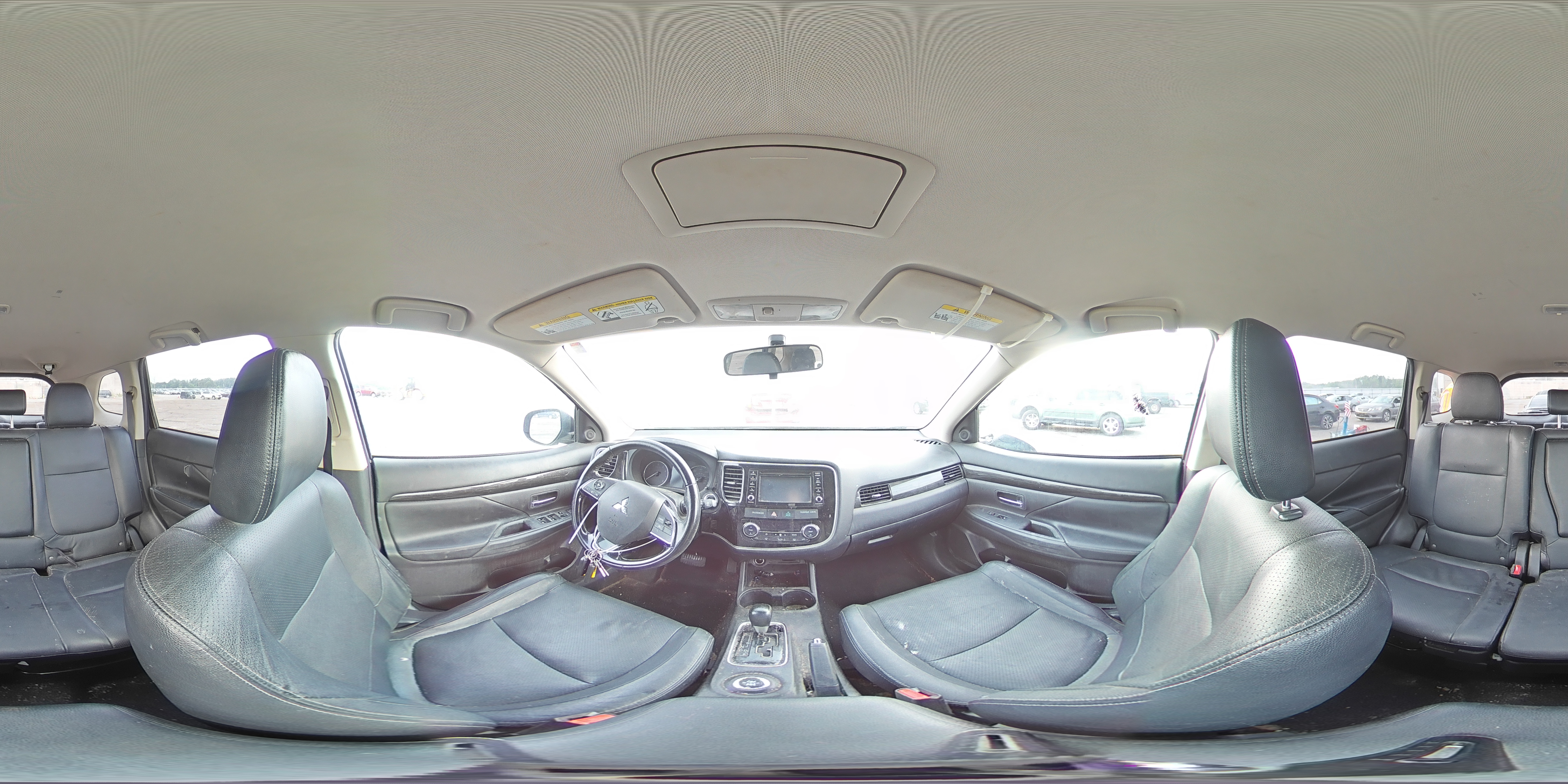 2016 Mitsubishi Outlander - Image 14