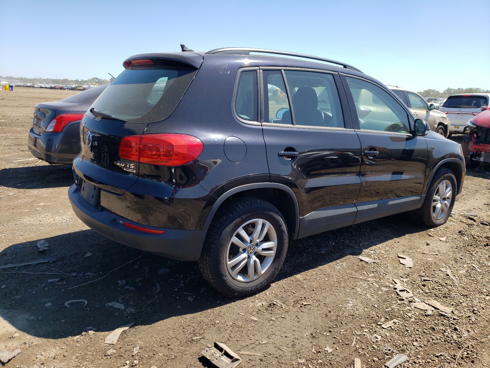 2015 Volkswagen Tiguan S vin: WVGBV7AX8FW116062